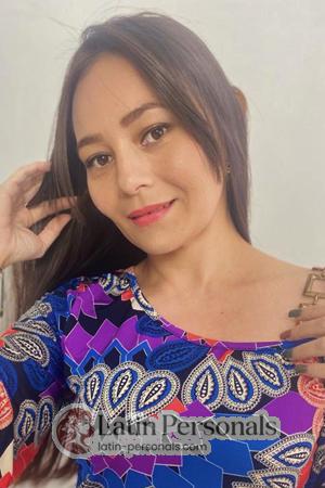 198511 - Laura Age: 41 - Colombia
