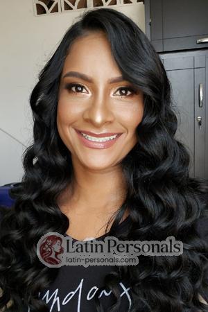 205243 - Daniela Age: 36 - Colombia