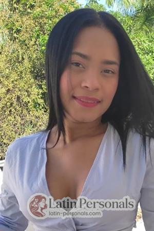 205726 - Nayelis Age: 24 - Colombia