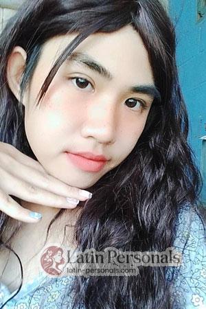 208628 - Pongarpha Age: 25 - Thailand