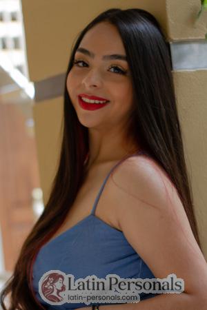 210289 - Laura Age: 26 - Colombia