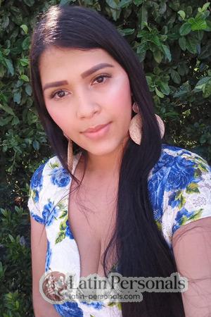 211033 - Valentina Age: 24 - Colombia