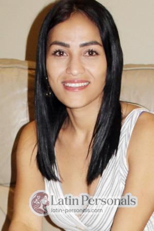 211853 - Tania Age: 34 - Costa Rica