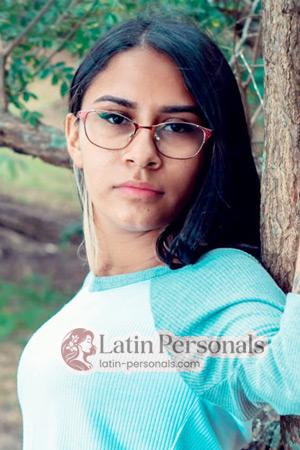 211856 - Michelle Age: 22 - Costa Rica