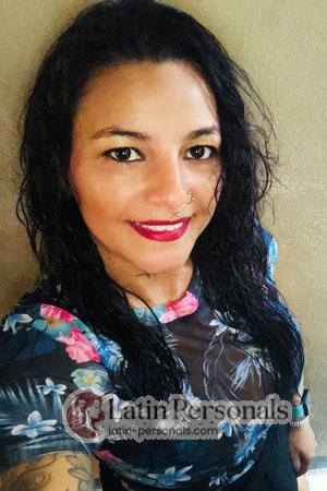 212893 - Jessica Age: 42 - Costa Rica