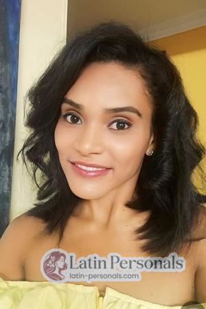 215144 - Yanaika Age: 34 - Colombia