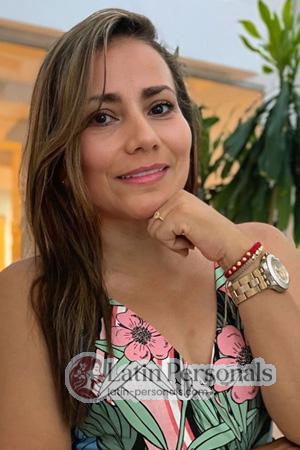 225201 - Yeris Age: 44 - Colombia
