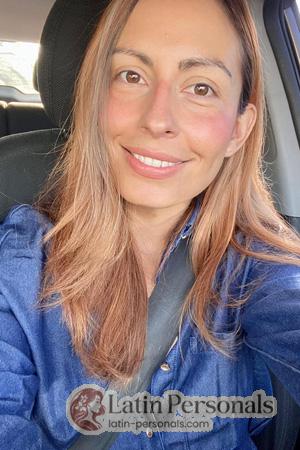 225607 - Laura Age: 37 - Costa Rica