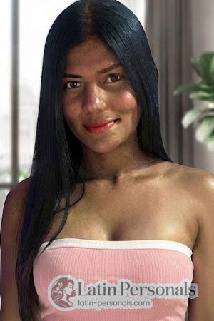 228306 - Laura Age: 26 - Colombia